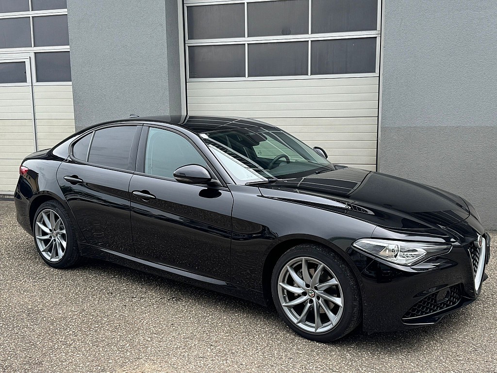 Alfa Giulia Super 2,2 160 ATX Aut.