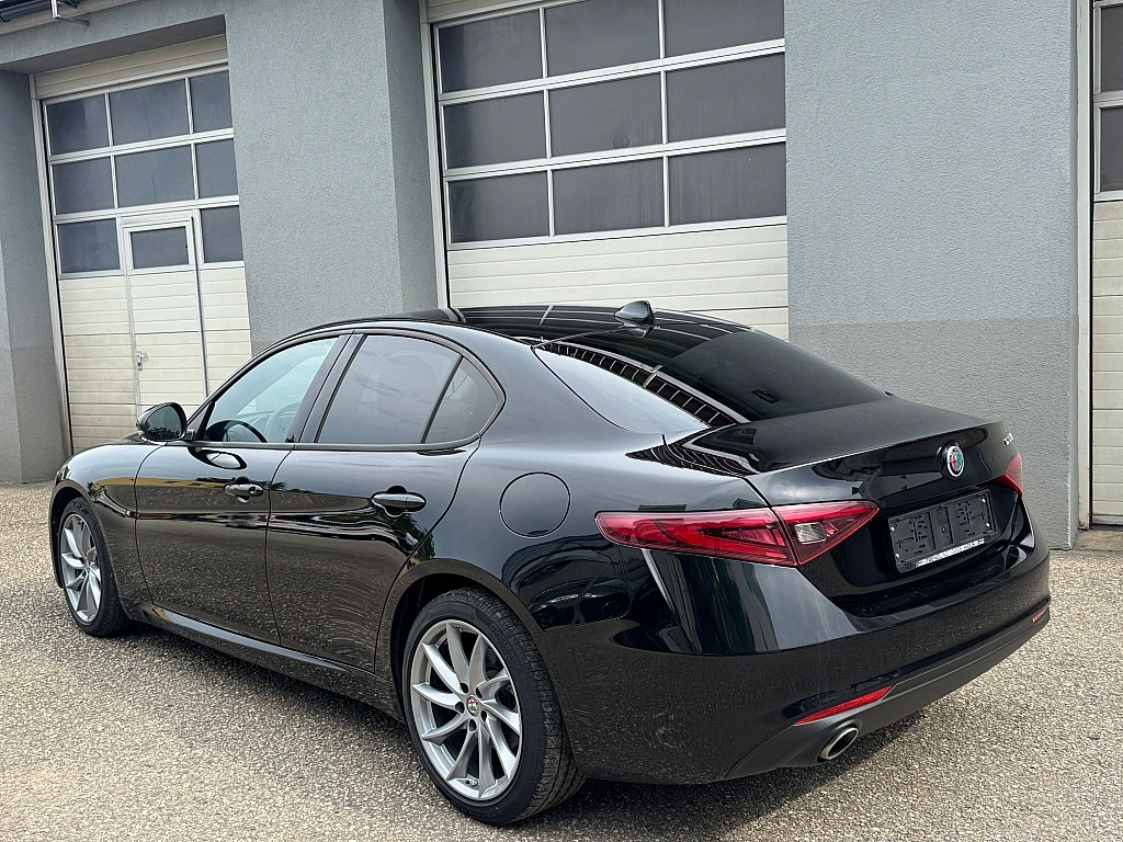 Alfa Giulia Super 2,2 160 ATX Aut.